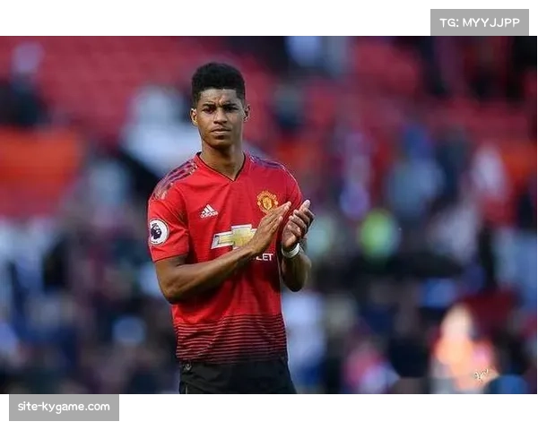 曼联前锋拉什福德回归训练场，聚焦细节提升个人状态